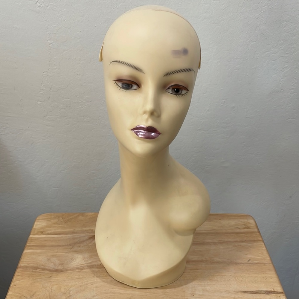 [13] Mannequin Head Plastic Display for Wigs Hats Sunglasses Jewelry